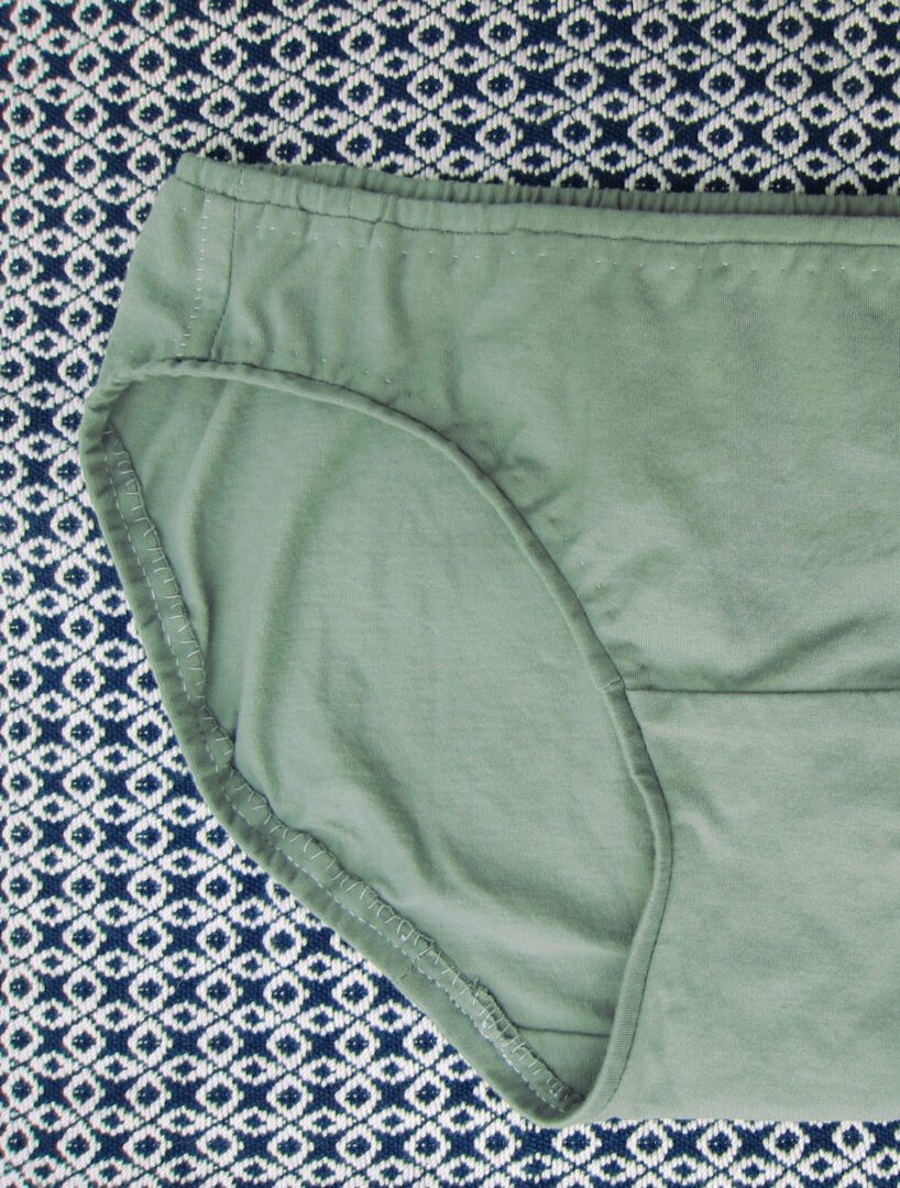 Sew Elastic-Free Underwear With Fabric You Have